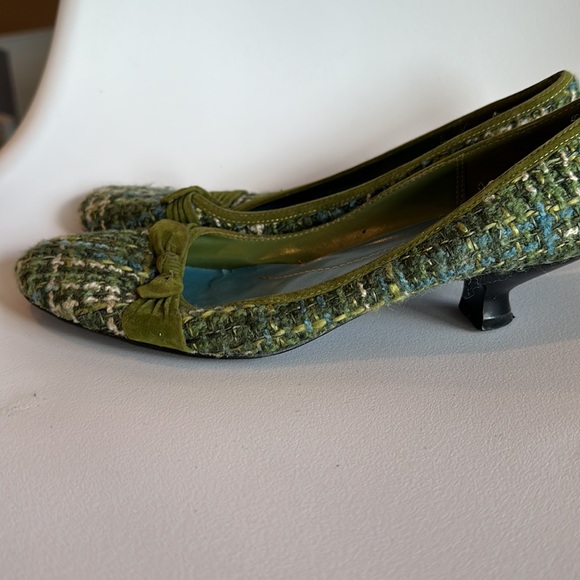 Kitten Heel Tweed - Picture 2 of 3